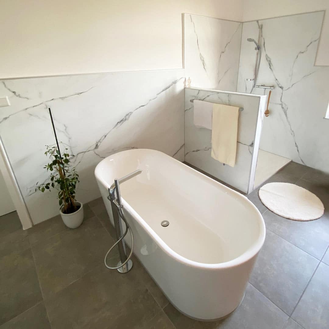 Badsanierung-fugenfreie-Dusche badsanierung-fugenfreies bad