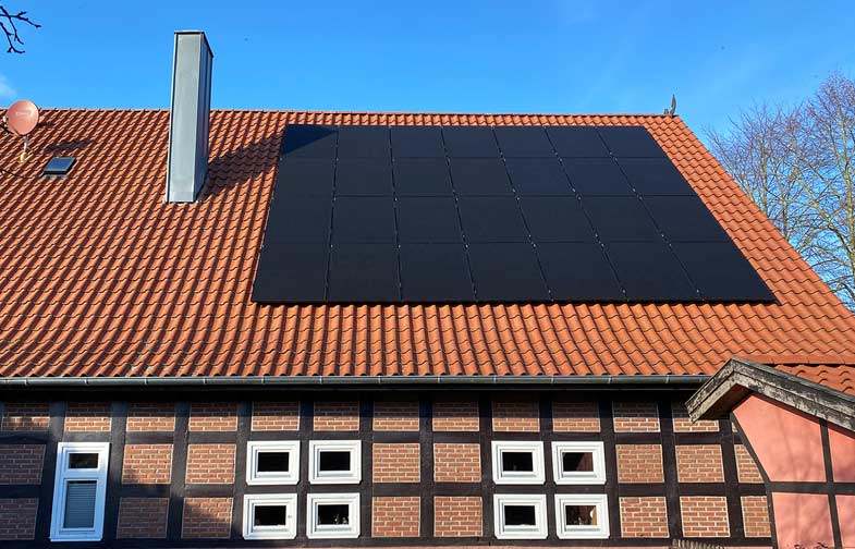 Photovoltaikanlage_schwarzeloxiert